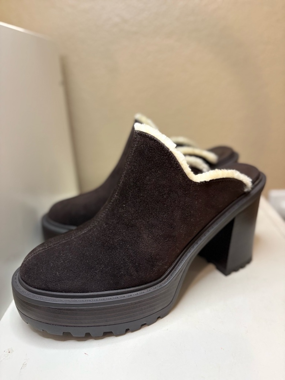JF Joe Fresh Alec Brown Faux Suede Platform Mules Faux Fur Trim Size 8.5